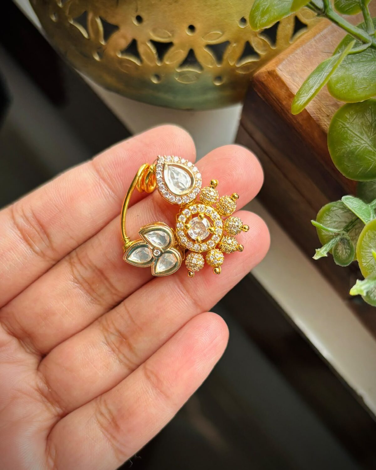 White Kundan Nath