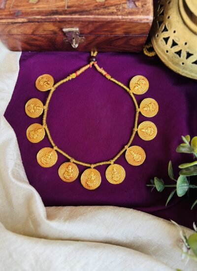 11 putali haar golden thread