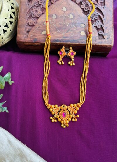 Belpan necklace comes with earrings.