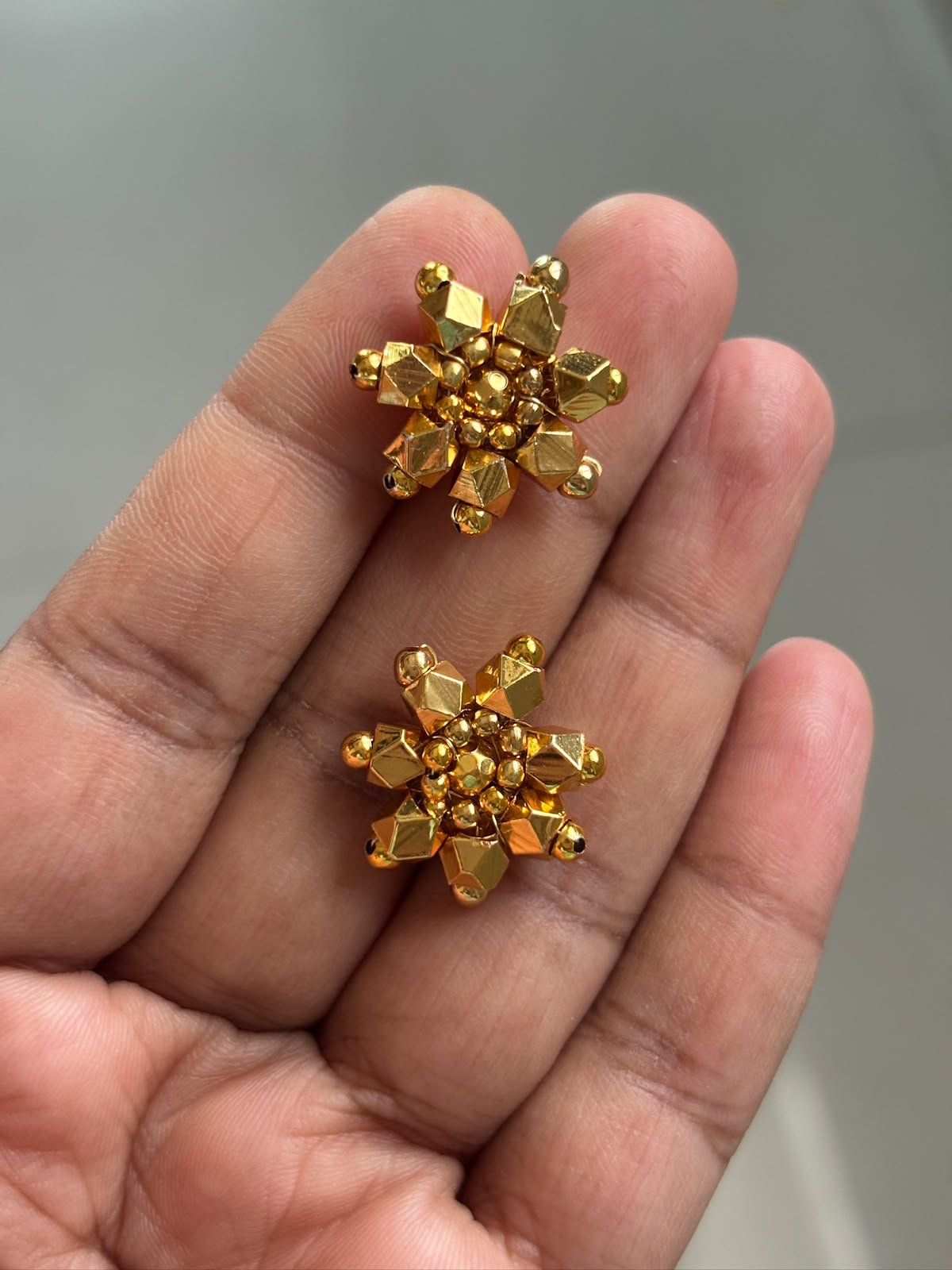 ashtapailu kudi’s Studs