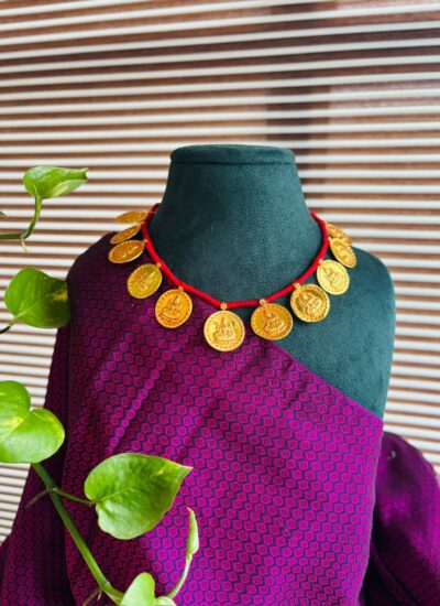 11 Putali haar red thread