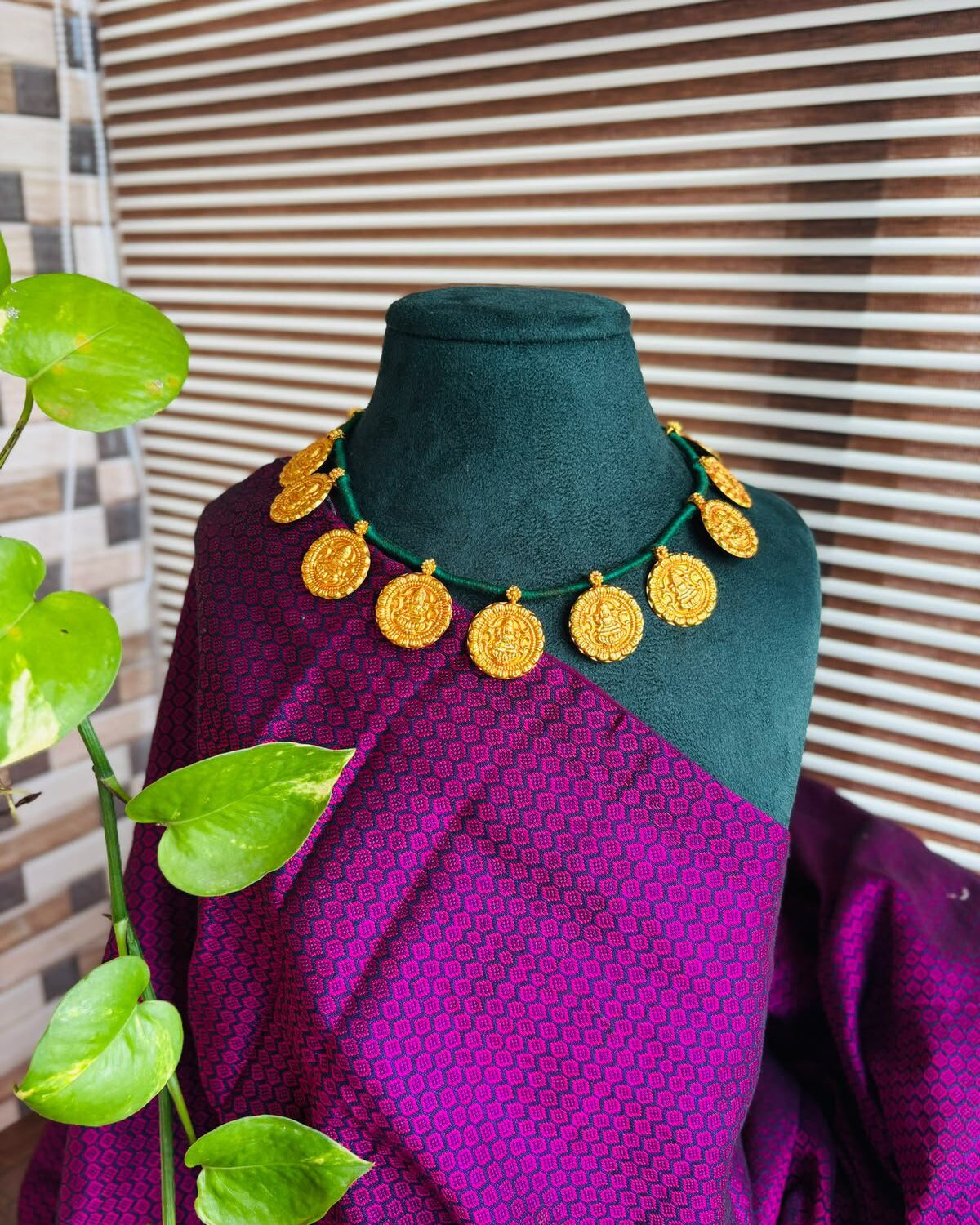 11 Putali haar green thread