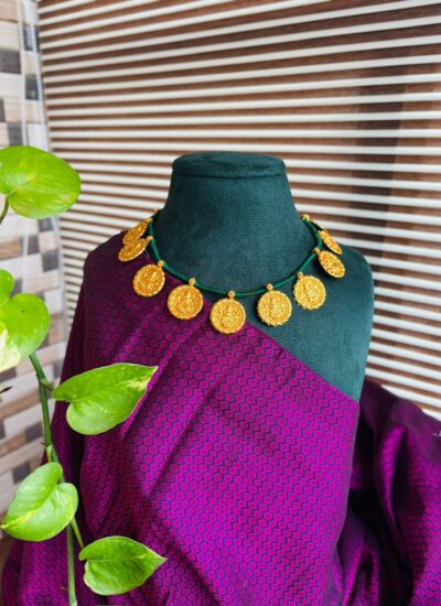 11 Putali haar green thread
