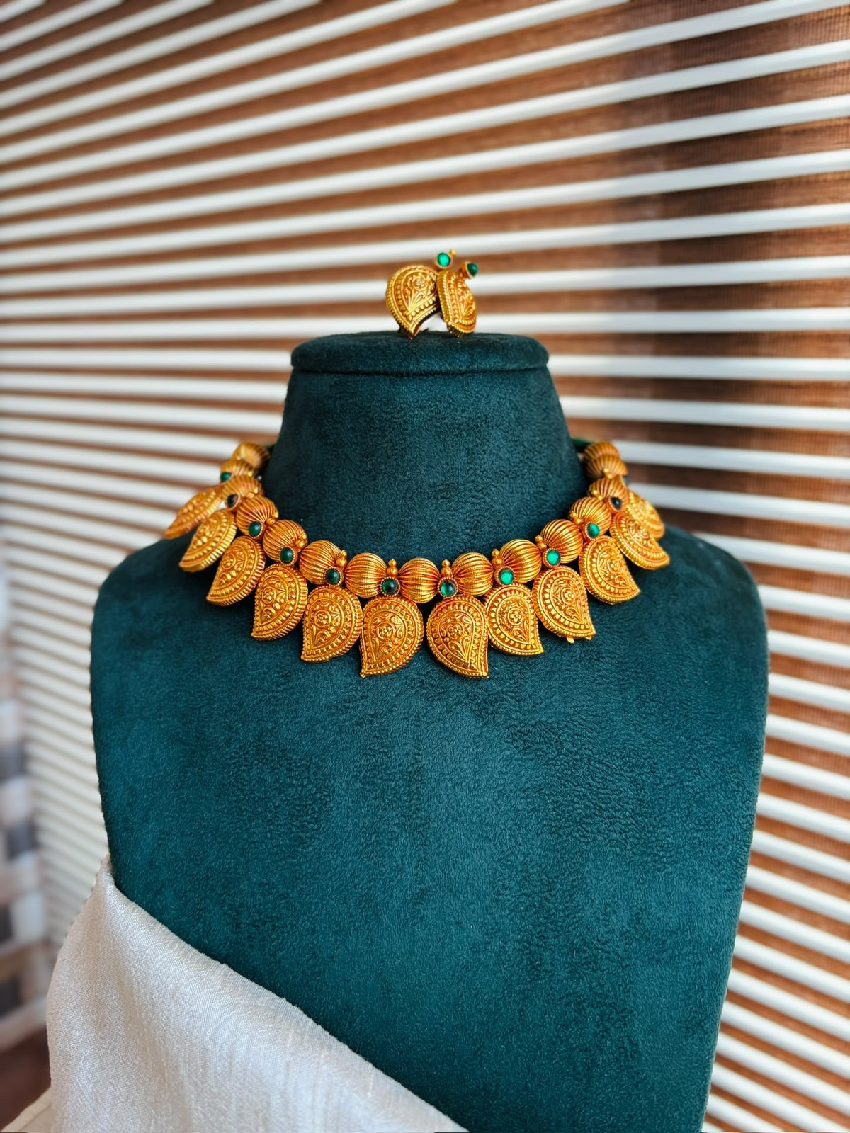 Mango necklace