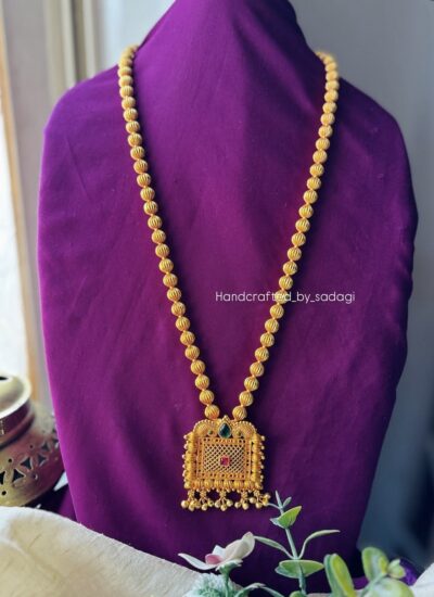 Square pendant Mala