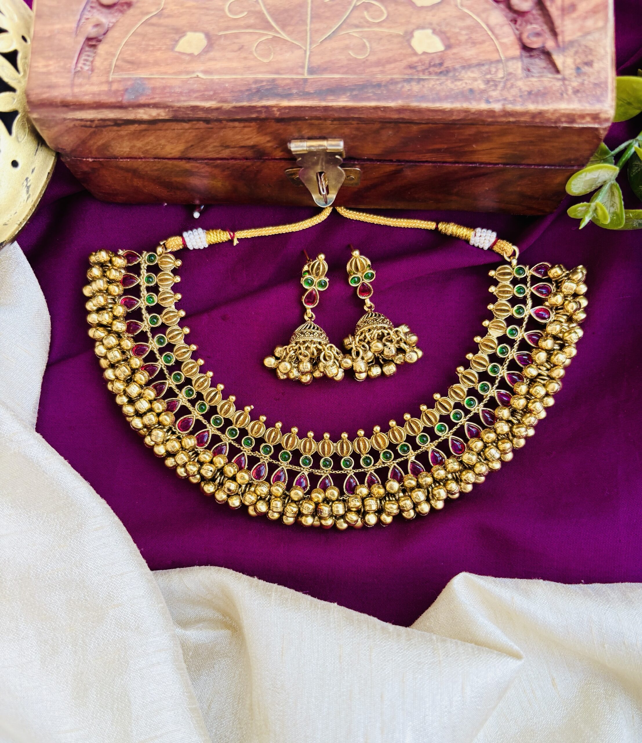 Antique vajratik with earrings