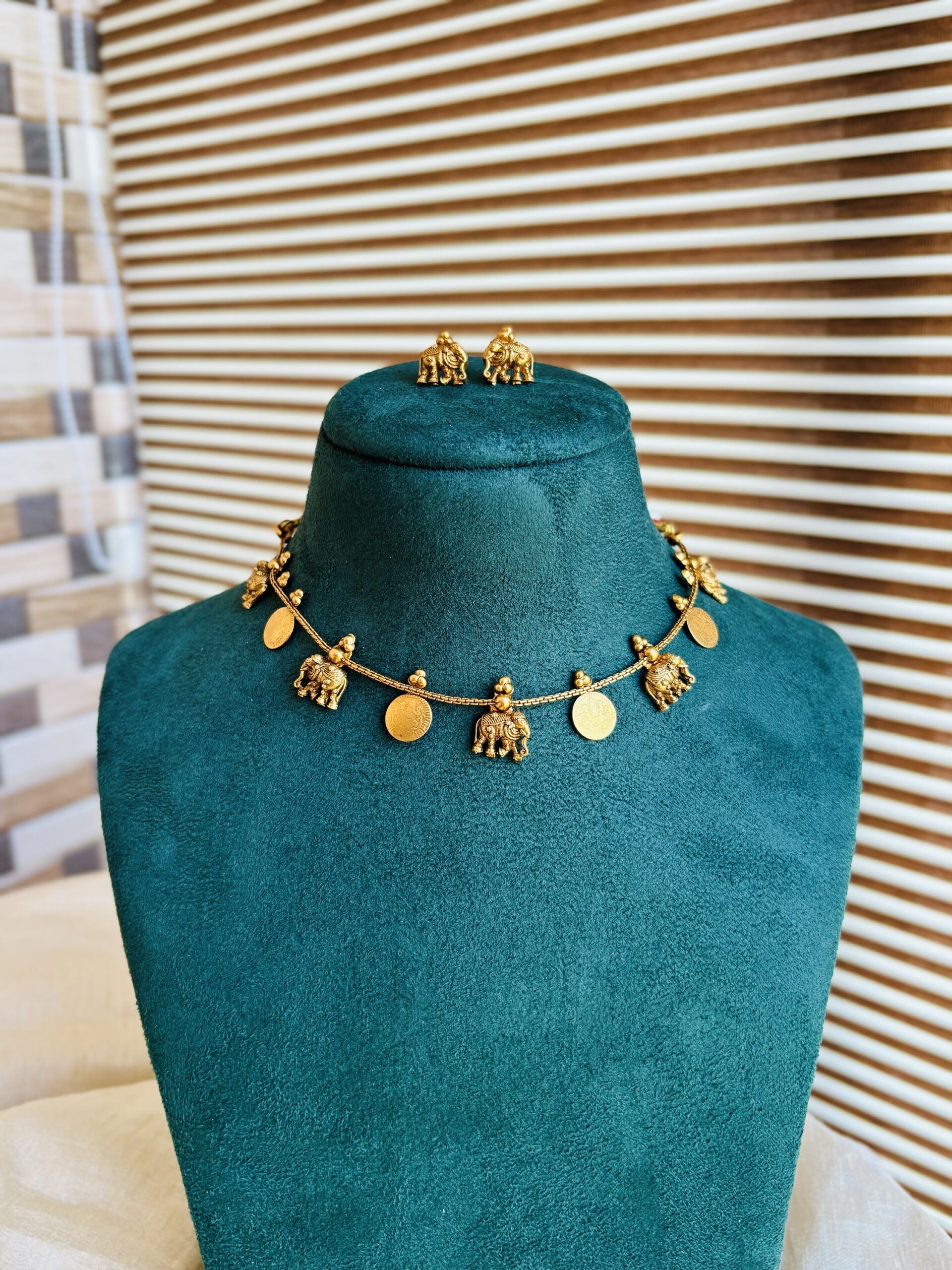 Gaj laxmi necklace with earrings