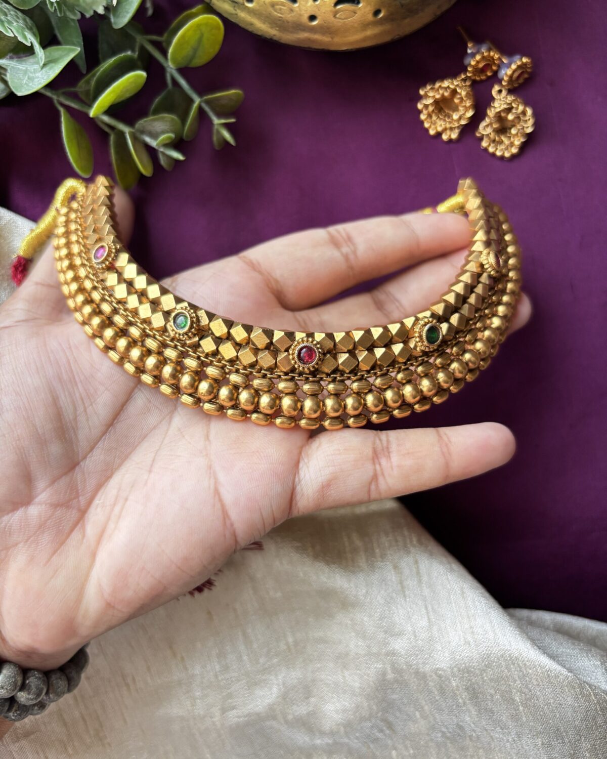 Ashtapailu choker with earrings